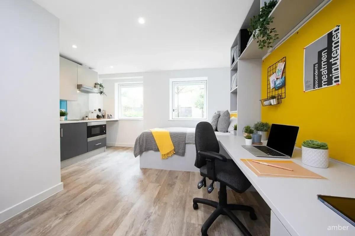 For Students Only Ensuite Bedrooms With Shared Kitchen At Cathedral Point In Winchester Kültér fotó